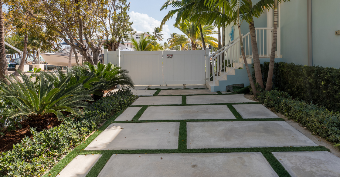 7 Design Ideas For An Artificial Grass Driveway Magnolia Turf   Untitled Design 2022 10 31T160057.515 