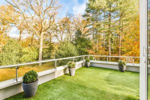 5 Reasons Artificial Grass Installation is Perfect for Balconies in Dallas